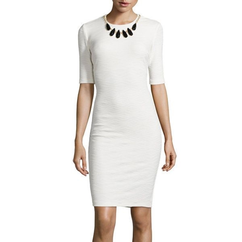 Ivory dress with detachable necklace - Bisou Bisou